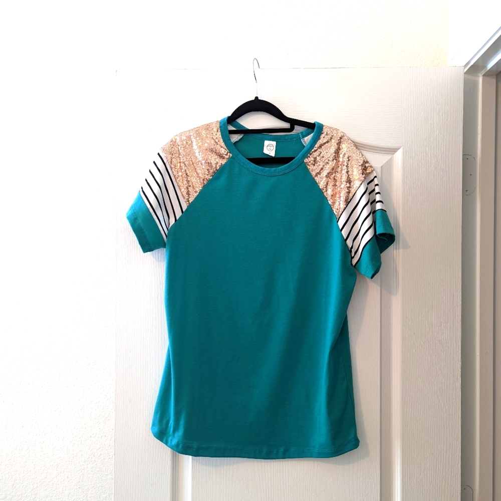 Women's shirt size M